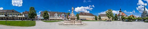 Panorama of Kapellplatz with Marienbrunnen and town hall