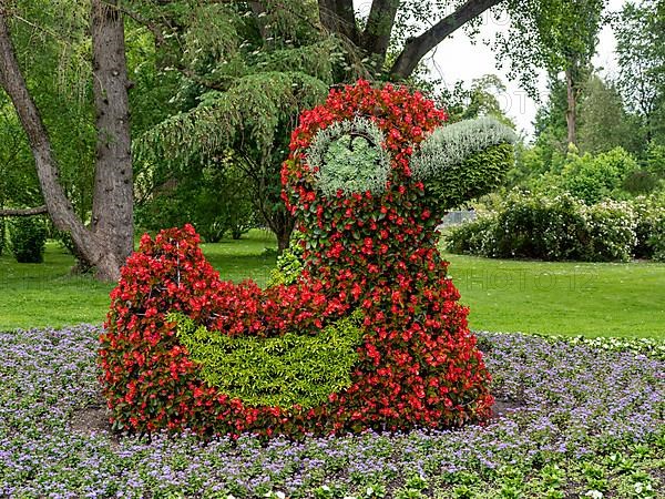 Flower sculpture duck