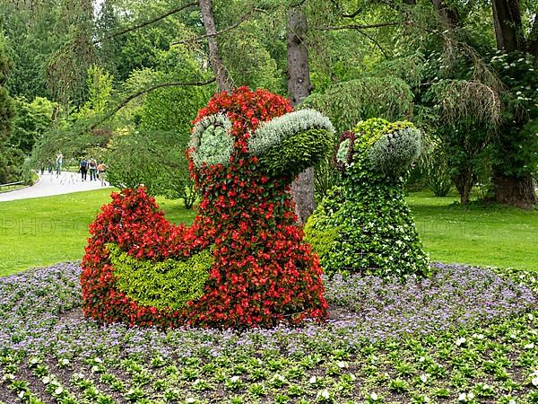Flower sculpture ducks