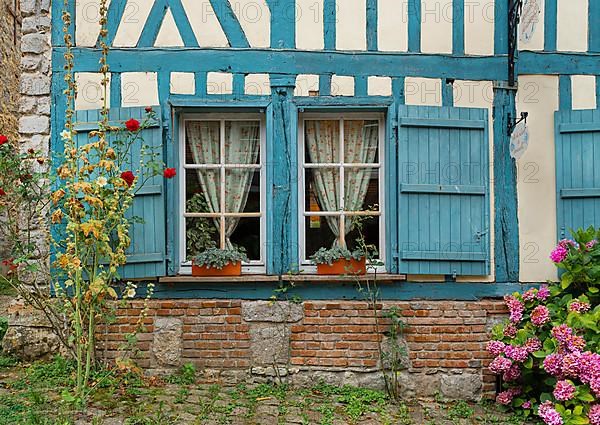 Details of wooden windows