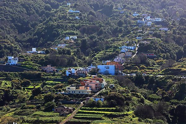 View from Mirador San Bartolome into the landscape between the villages of Puntallana and Los Sauces