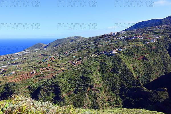 View from Mirador San Bartolome into the landscape between the villages of Puntallana and Los Sauces