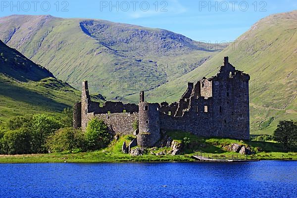 Kilchurn Castle Ruin overlooking Loch Awe