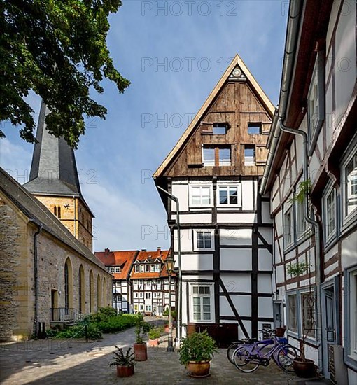 Church of the Apostles and ring-shaped development with historic half-timbered houses