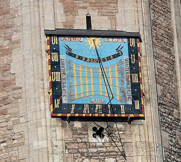 Large sundial on the south facade of Brunswick Cathedral