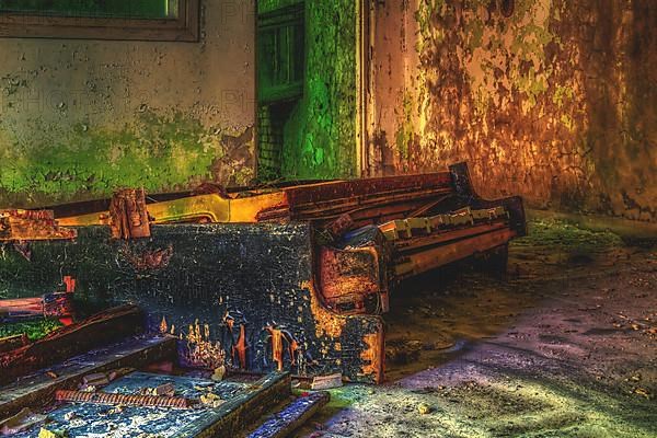 Grand piano