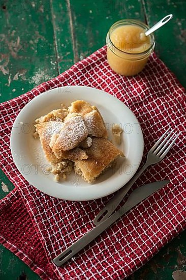 Vegan Kaiserschmarrn with apple sauce