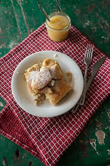 Vegan Kaiserschmarrn with apple sauce