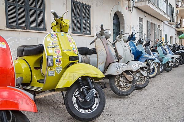 Old Vespas at market fair Fira de Sineu, Sineu