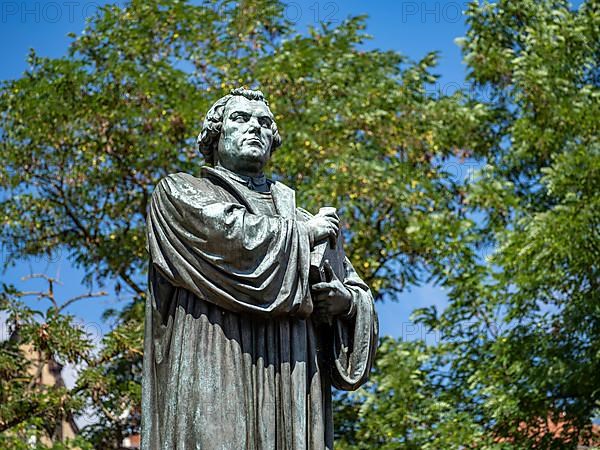 Luther monument by the sculptor Adolf von Donndorf from 1895 on Karlsplatz in Eisenach. The reformer Martin Luther,