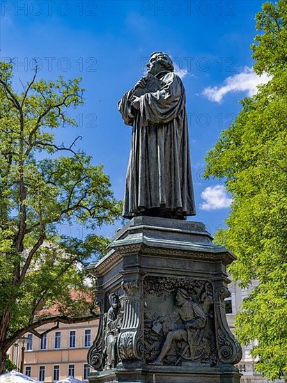 Luther monument by the sculptor Adolf von Donndorf from 1895 on Karlsplatz in Eisenach. The reformer Martin Luther,