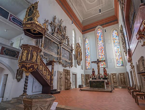 Georgenkirche, interior with pulpit