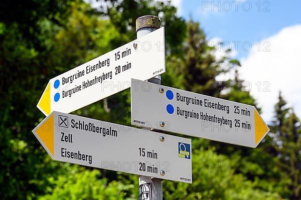 Signpost, Eisenberg and Hohenfreyberg castle ruins near Zell