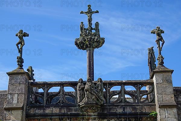 Calvary Calvaire crucifixion group on the triumphal arch, Enclos paroissial Eglise Saint-Salomon de La Martyre enclosed parish