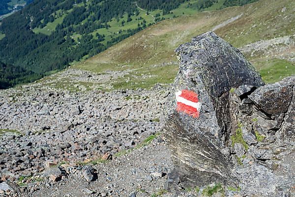 Waymarking on the European Long Distance Trail E5, Mount Venet