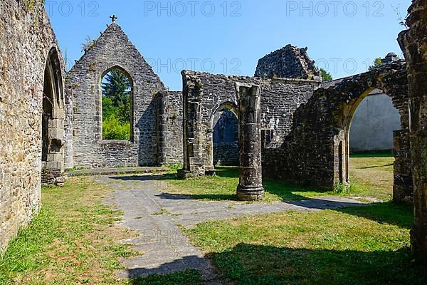 Ruin of the Gothic-style Pont-Christ chapel on the banks of the Elorn, La Roche-Maurice