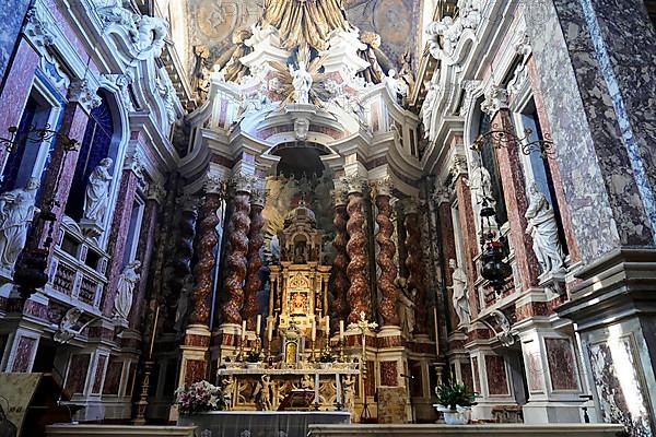 Altar area, Church of Santa Maria di Nazareth