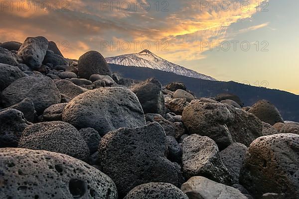 Mount Teide at sunrise, Puerto de la Cruz