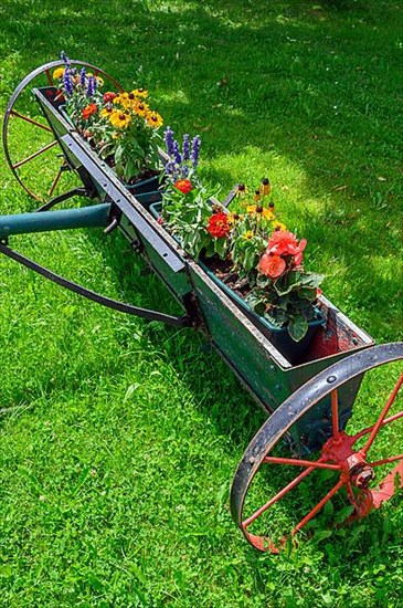 Old gritter with flower decoration, Buchenberg