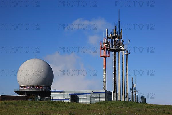 Radome, radar dome and radio relay station