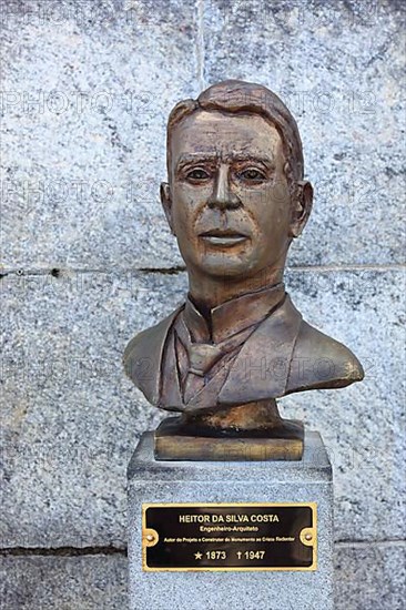 Bust of Heitor da Silva Costa, builder of the statue