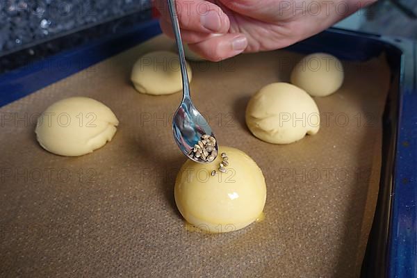 Swabian cuisine, preparation steam noodle burger