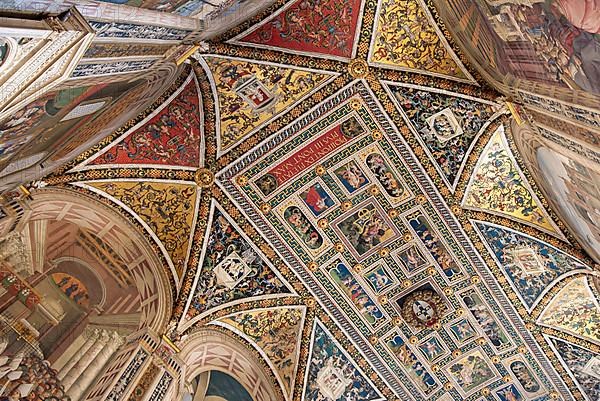 Piccolomini Library in Siena Cathedral, ceiling vault with frescoes on the life of Cardinal Enea Silvio Piccolomini