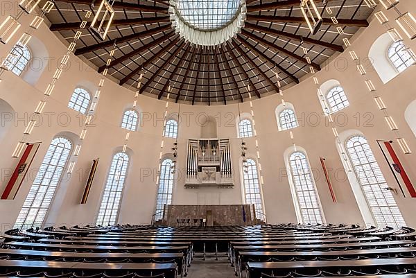 Plenary Hall with organ by Johannes Klais, interior of St Paul's Church