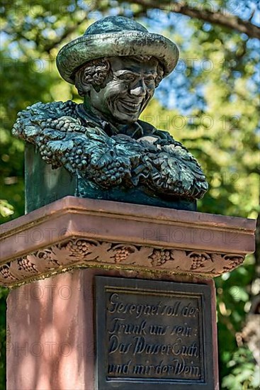 Bronze bust of a winegrower, Lachhannes