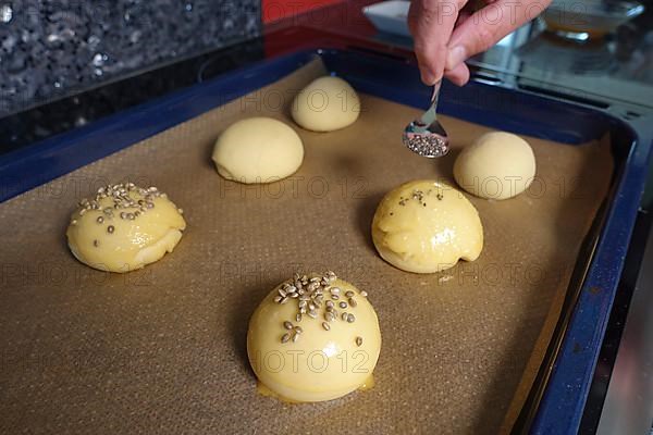 Swabian cuisine, preparation steam noodle burger