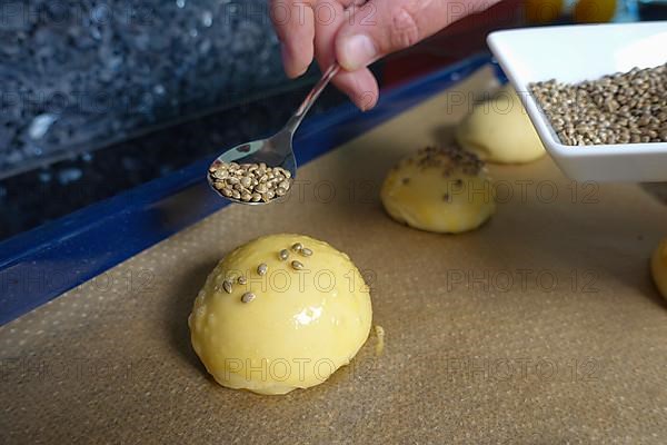 Swabian cuisine, preparation steam noodle burger