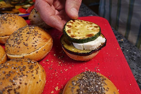 Swabian cuisine, preparing steam noodle burgers