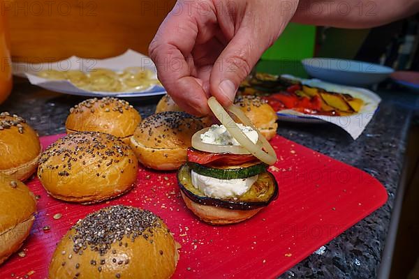 Swabian cuisine, preparation steam noodle burger