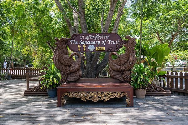 Sanctuary of Truth, Pattaya