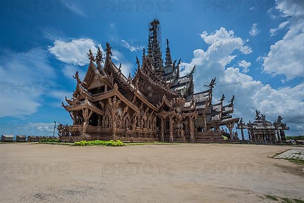 Sanctuary of Truth, Pattaya