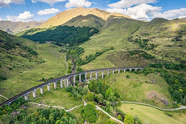 Glenfinnan Viaduct, West Highland Line in Glenfinnan