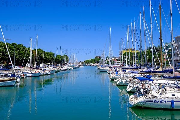 Port, sailing boats