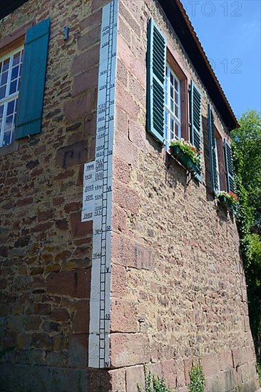 High-water marks at the Kittsteintor, Wertheim am Main