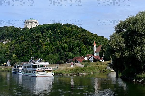 Kelheim, city view with Liberation Hall on the Michelsberg