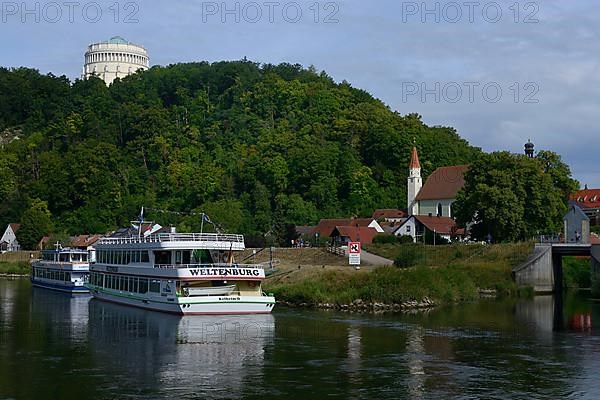 Kelheim, city view with Liberation Hall on the Michelsberg