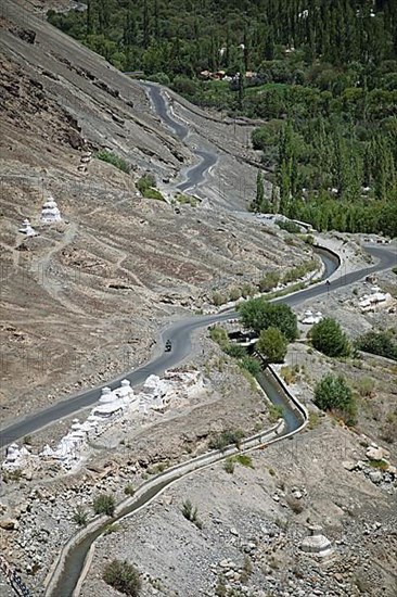 Small white stupa by the road, Hunder Gompa