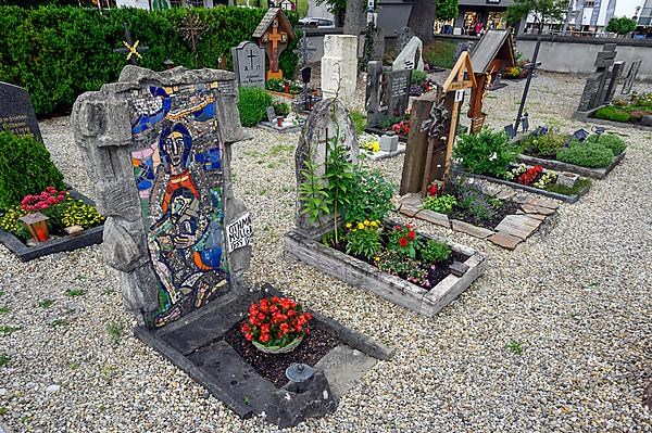 Cemetery of the Catholic Parish Church, Maria-Opferung