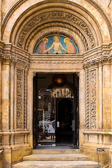 Entrance gate of the Palazzo della Fraterini dei Laici, Piazza Grande