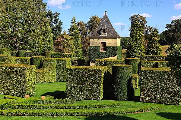 Hedges cut into shape, Jardins du Manoir d'Eyrignac