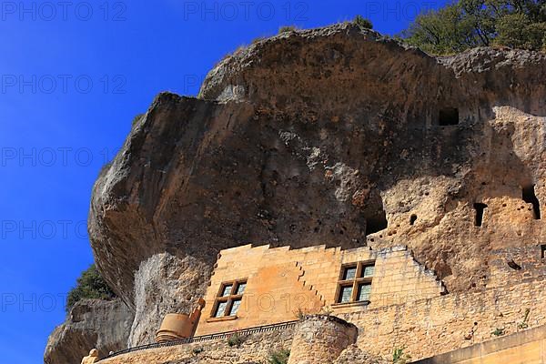 Castle Tayac, Les Eyzies-de-Tayac-Sireuil