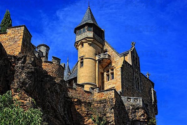 Montfort Castle on a cliff, 90 metres above the Dordogne