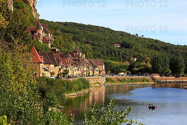 La Roque-Gageac on the banks of the Dordogne, Aquitaine region