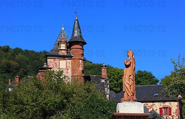 Collonges-la-Rouge, Colonjas