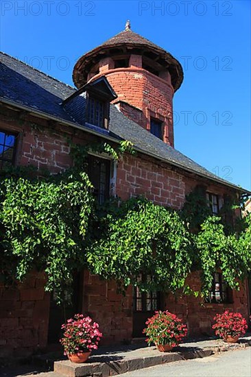 Collonges-la-Rouge, Colonjas