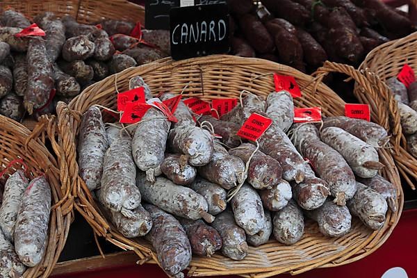 Air-dried sausage, salami made from duck meat